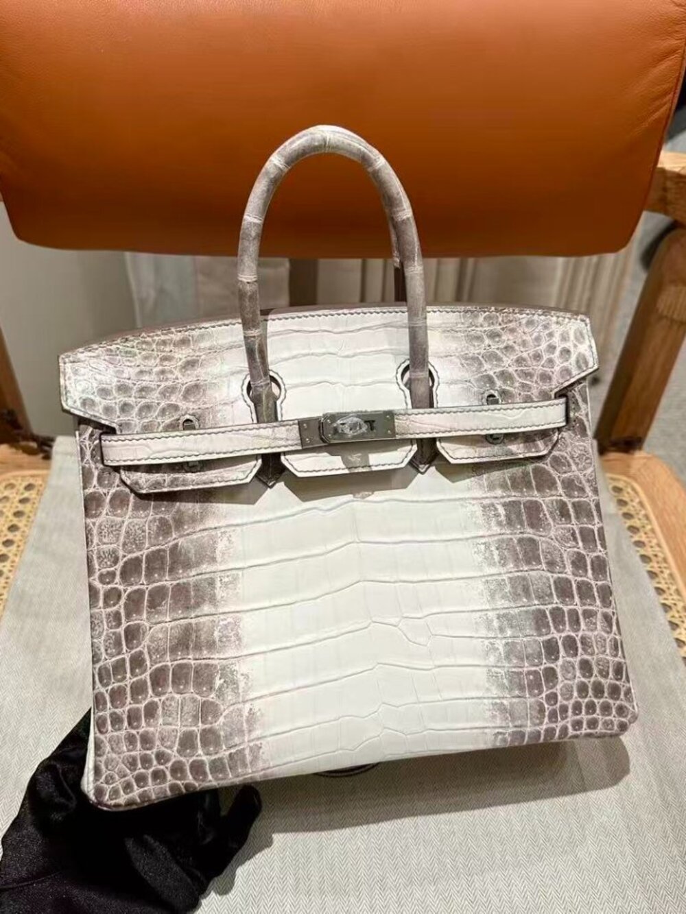 Classic Hermes Bag: A Stylish and Versatile Choice for Elegance